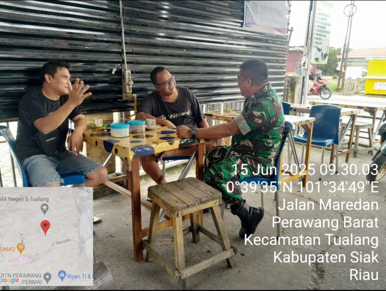 Babinsa Koramil 04/Perawang Ajak Warga Peduli Kesehatan dan Kebersihan Lingkungan Lewat Komsos