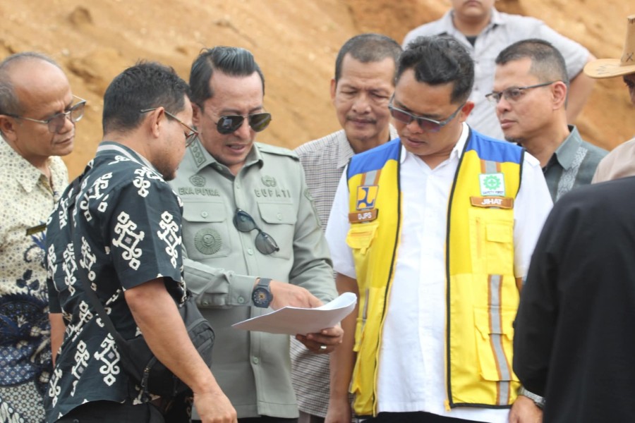 Matangkan Rencana Pembangunan Pasar Batusangkar dan SR, Kasatker Kementerian PU Lakukan Kunjungan Lapangan