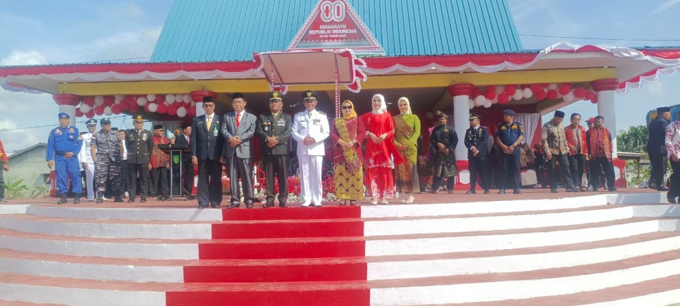 Danramil 06/Kateman Hadiri Upacara Pengibaran Bendera HUT RI ke-80
