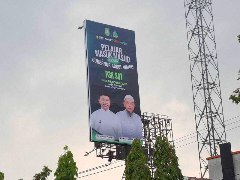 Viral! Baliho Pelajar Masuk Masjid Bertebaran di Pekanbaru, Apa Maksudnya?