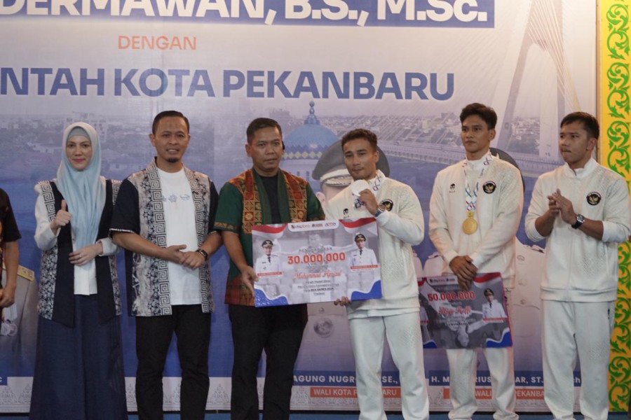 Pemko Pekanbaru Anugerahkan Bonus untuk Atlet Senam dan Pelatih Peraih Medali SEA Games 2025