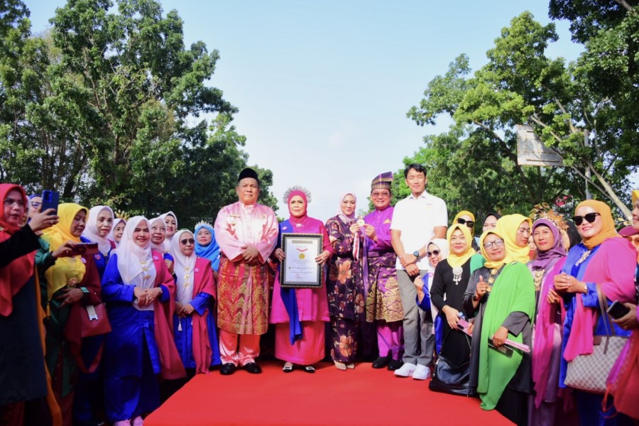 GOW Bengkalis Ambil Bagian Pecahkan Rekor MURI Tari Zapin Massal Berkebaya Laboh Kekek
