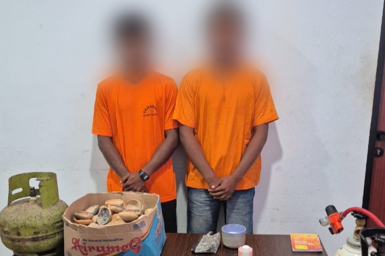 Dua Pria di Kuansing Ditangkap Saat Jual Emas Hasil Tambang Ilegal