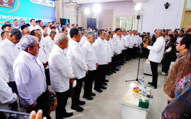Menkomdigi Kukuhkan Pengurus PWI Pusat 2025–2030, Tegaskan Peran Strategis Pers Nasional