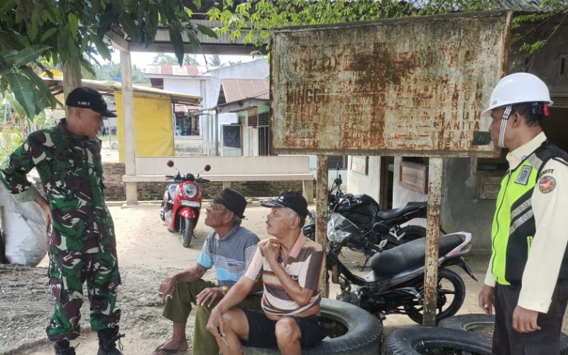 Pastikan Keamanan Objek Vital, Babinsa dan Security Pertamina Gelar Patroli Jalur Pipa Minyak