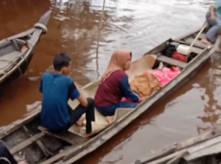 Warga Geger, Mayat Perempuan Ditemukan di Perairan Desa Lahang Tengah