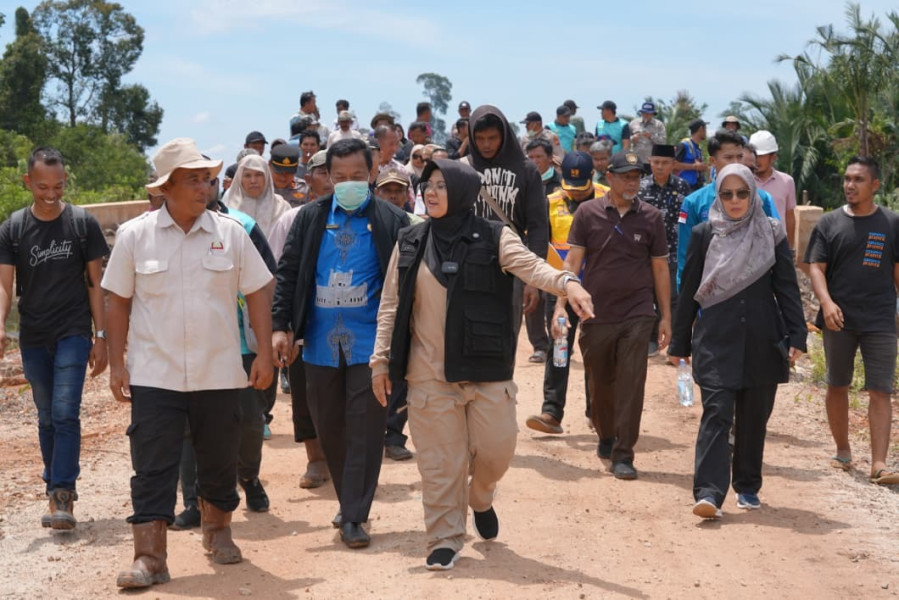 Bupati  Siak Afni : Minta PT Triomas Duduk bersama Cari Solusi Terbaik Atasi Konflik