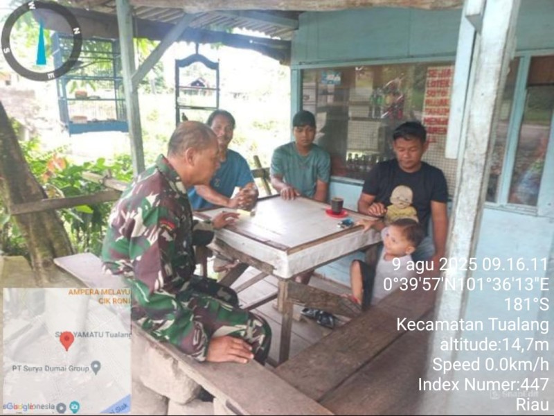 Babinsa Koramil 04/Perawang Sertu Sarju Ajak Warga Peduli Kesehatan dan Kebersihan Lingkungan