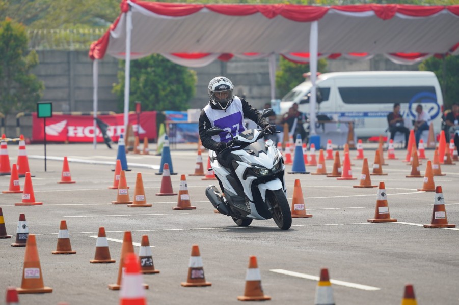 Maknai Kemerdekaan di Jalan Raya, Capella Honda Riau Bagikan Tips #Cari_Aman Berkendara
