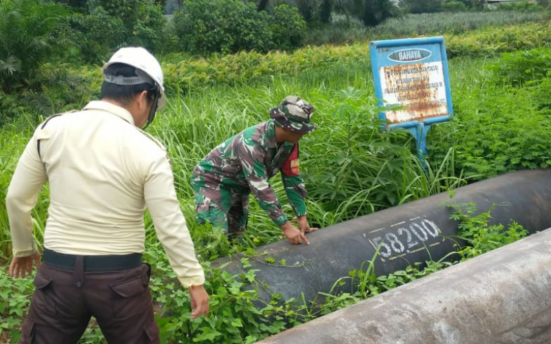 Babinsa Bersama Security PHR Perkuat Pengamanan Objek Vital Nasional di Dumai
