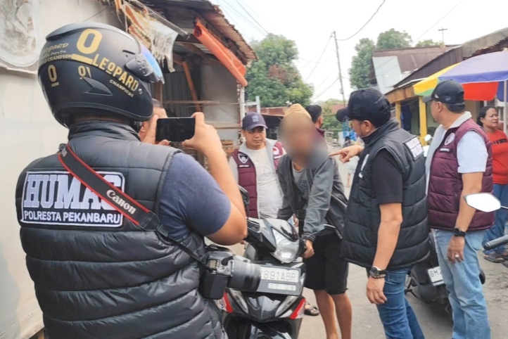 Tim Gabungan Polresta Pekanbaru Sisir Tiga Gang Rawan Narkotika