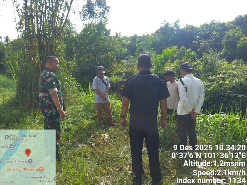 Babinsa Serka Afrisal Pastikan Wilayah Tualang Aman dari Karhutla Lewat Patroli Rutin