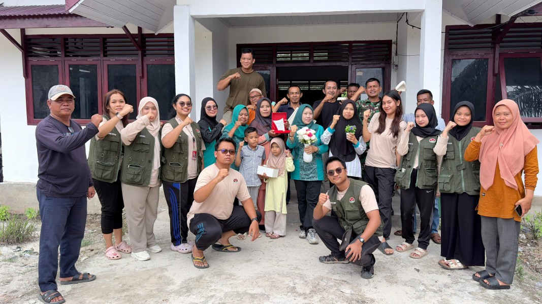 Tinggalkan Jejak Pengabdian, Mahasiswa KKN Fakultas Kedokteran UNRI Berpamitan dengan Warga Kelurahan Guntung