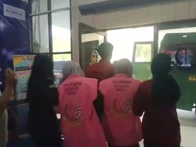 Tersangka Korupsi Dana BOS Rp2,8 Miliar, Kejari Rohul Tetapkan Kepsek dan Bendahara SMAN 1 Ujung Batu