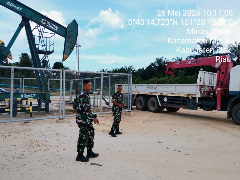 Anggota Koramil 03/Minas Rutin Laksanakan Patroli dan Komsos Penguatan Binter di Wilayah Kerja PT PHR Minas
