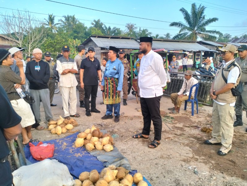 Satpol PP Rohil Tertibkan Pasar Bintang Bagansiapiapi
