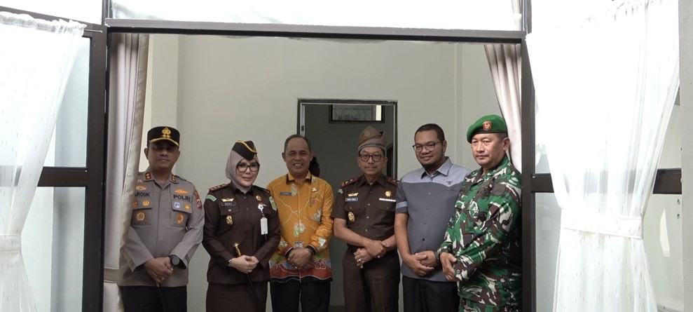Disaksikan Bupati, Kejati Riau Akmal Abbas Resmikan Klinik Adhyaksa Kejaksaan Negeri Inhil