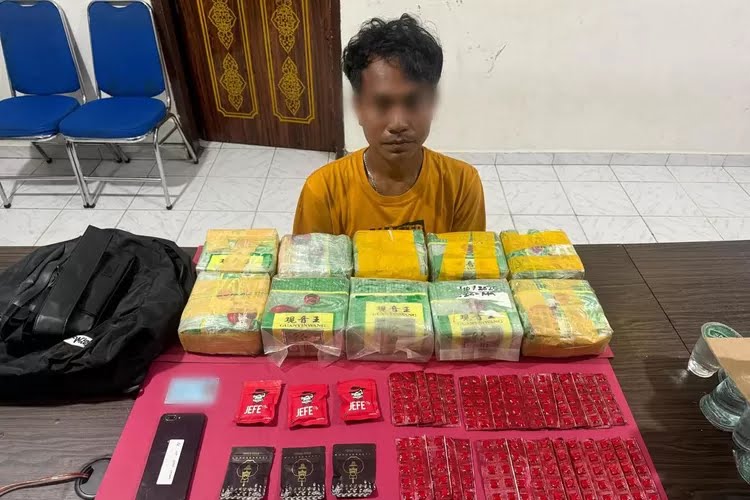 Polda Riau Bongkar Jaringan Narkoba Internasional, Sita 10 Kg Sabu dan Ganja