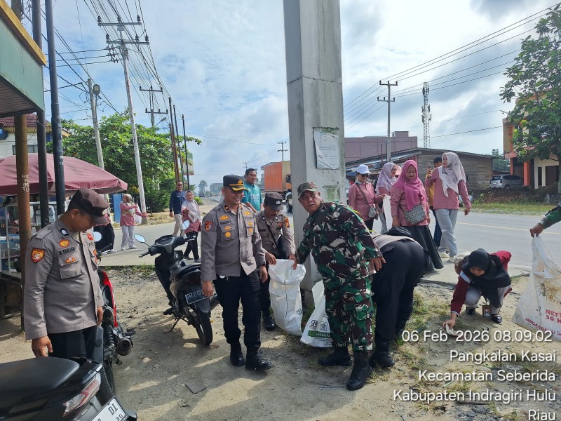 Gerakan ASRI, Jajaran Polres Inhu Gelar Gotong Royong Bersama