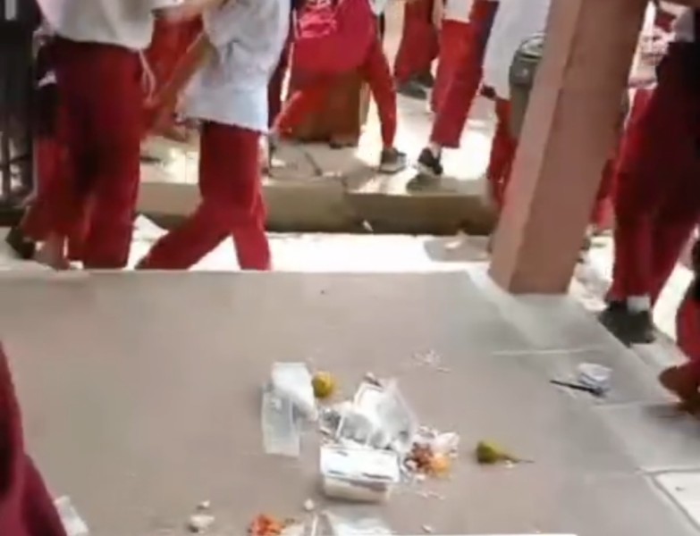 Guru Banting Nasi Kotak di SDN 021 Tarai Bangun, Aksi Emosionalnya Viral di TikTok