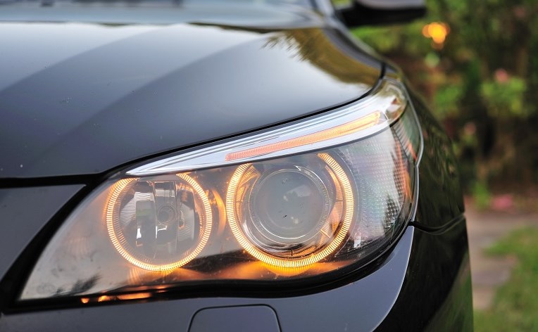 Tips Bikin Lampu Mobil Bekas Tetap Terang Maksimal