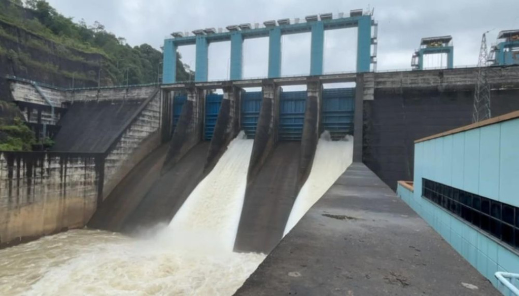 Dua Pintu Spillway PLTA Koto Panjang Dibuka Setinggi 50 Cm