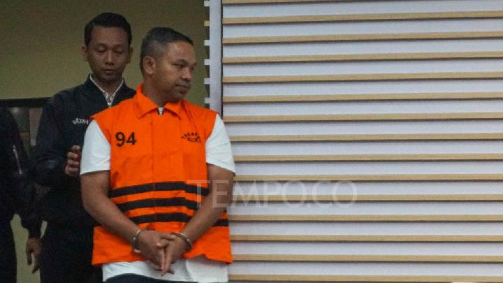 KPK Perpanjang Masa Penahanan Gubernur Riau