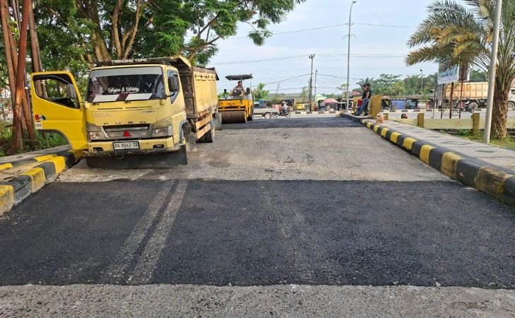 Jalan UIN Suska Riau Diaspal, Mahasiswa: Terima Kasih Pak Gubernur!