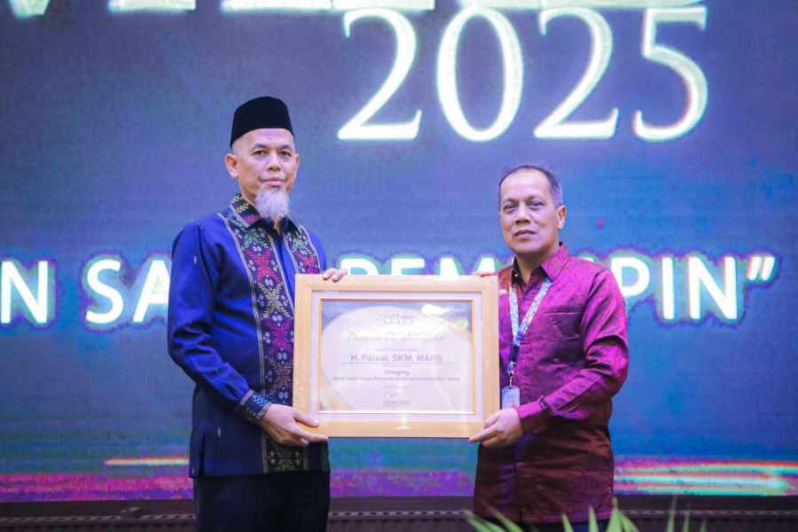 Wako H Paisal Raih Penghargaan Infrastruktur Terbaik di Ajang Tribun Pekanbaru Award 2025