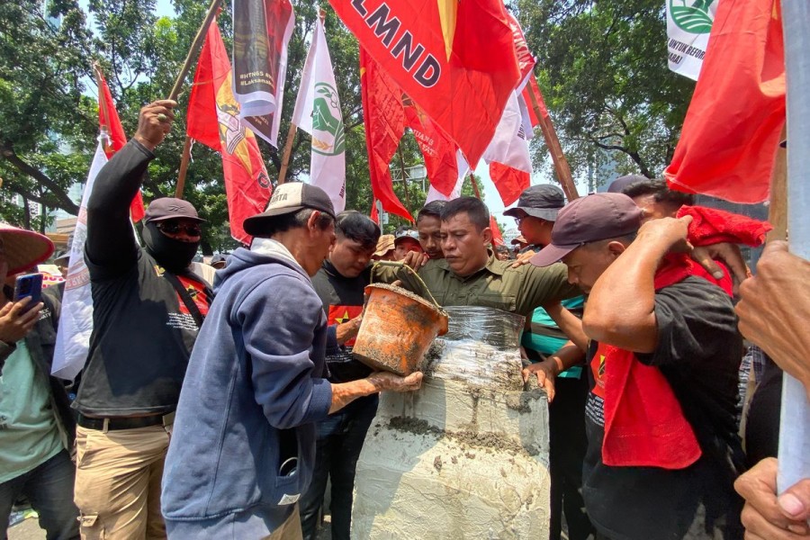 Protes Konflik Agraria, Petani Riau Cor Badan di Aksi Hari Tani Nasional 2025