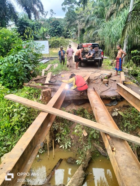 Polres Pelalawan Bangun Jembatan Presisi Tahap II di Sungai Buluh, Permudah Akses Warga dan Anak Sekolah