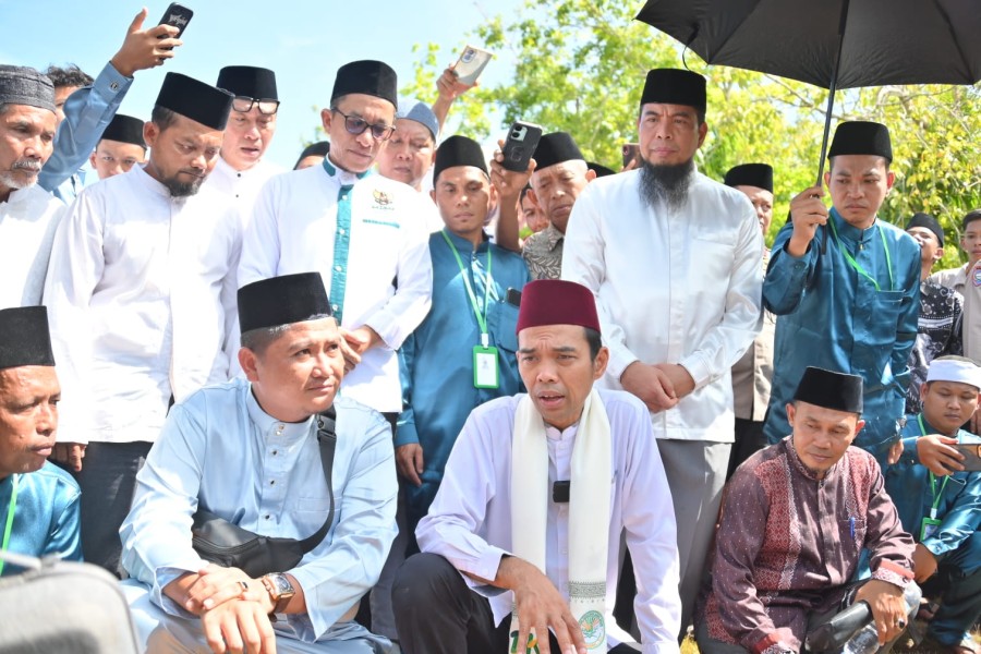 Syiar Islam di Bukit Batu, Tausiyah UAS Warnai Peresmian Masjid Al-Ashr dan Wisuda Santri Tahfizh Darul Khair
