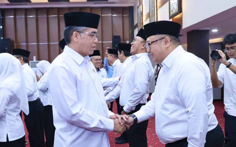 Lantik 12 Pejabat, Menaker: Jabatan Bukan Sekadar Posisi, Layanan Publik Harus Jadi Prioritas