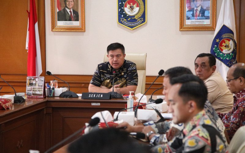 Sekjen Kemendagri Instruksikan Pemda Percepat Penyediaan Lahan untuk Program MBG