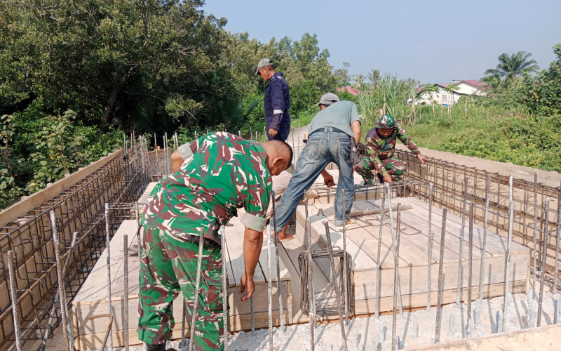 Jembatan Beton di Jalan Utama Purnama Dikebut, TNI Kodim Dumai Perkuat Akses Warga