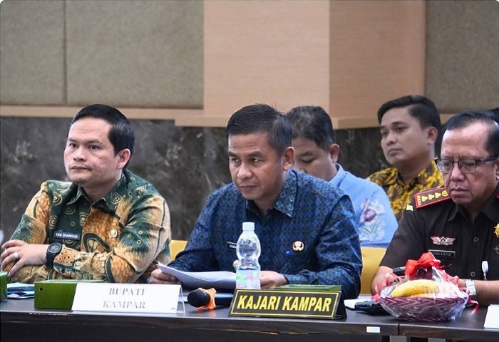 Gerak Cepat, Bupati Ahmad Yuzar Koordinasikan Solusi Lahan Tol Lingkar Pekanbaru di Kejati Riau
