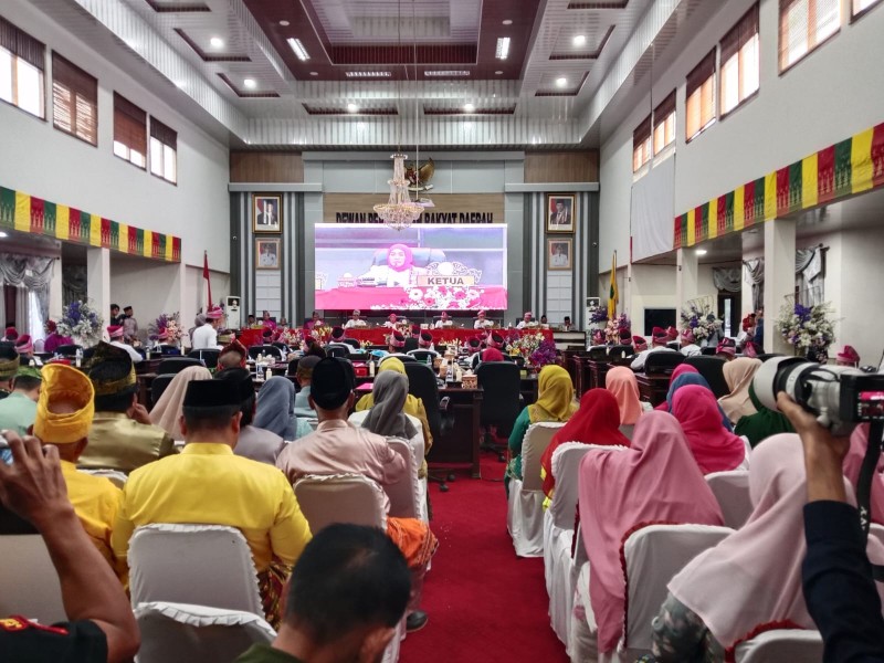 Rapat Paripurna Istimewa HUT ke-26 Rohul, Ketua DPRD Ajak Seluruh Elemen Daerah Bersatu Membangun Negeri Seribu Suluk