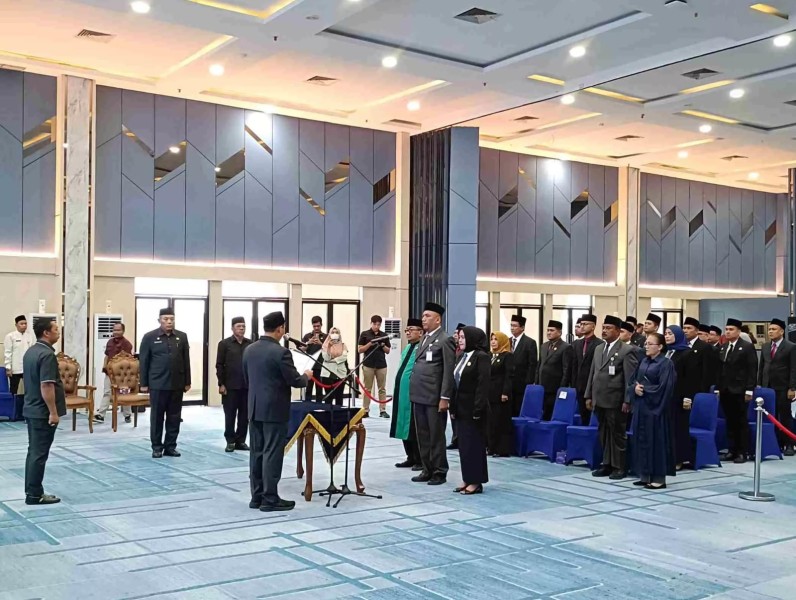 Wawako Markarius Anwar Lantik 22 Pejabat Baru Pemko Pekanbaru