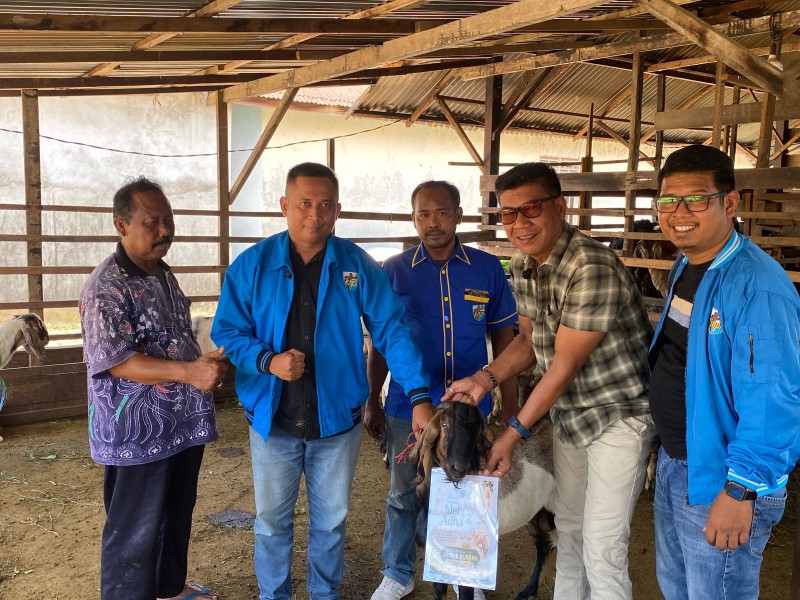 Pemuda Menjaga Kamtibmas, Kapolres Inhil Hadiahi 1 Ekor Kambing Qurban untuk DPD KNPI Inhil