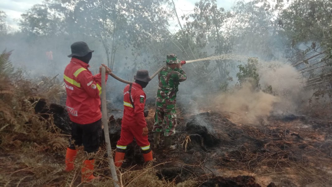 Karhutla 0,5 Hektare di Mundam Dumai Berhasil Dipadamkan, Dandim Tekankan Kewaspadaan