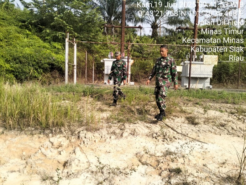 Babinsa Koramil 03/Minas Rutin Laksanakan Patroli Penguatan Binter SKK Migas di Area PHR Minas Field