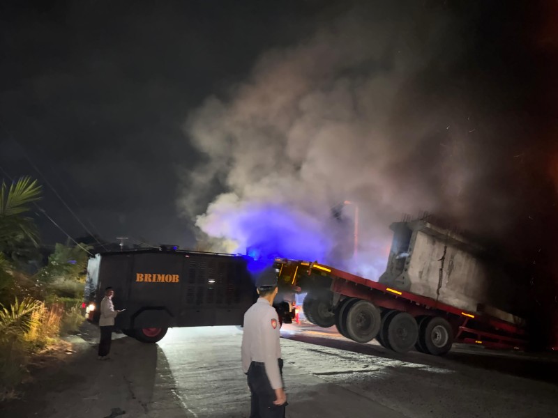 Kapolsek Batang Gansal Pastikan Trailer Terbakar Akibat Out of Control, Kerugian Capai Rp500 Juta