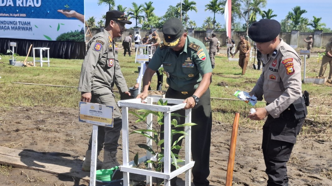 Kasdim 0314/Inhil Hadiri Penanaman Pohon Serentak, Dukung Komitmen Pelestarian Lingkungan