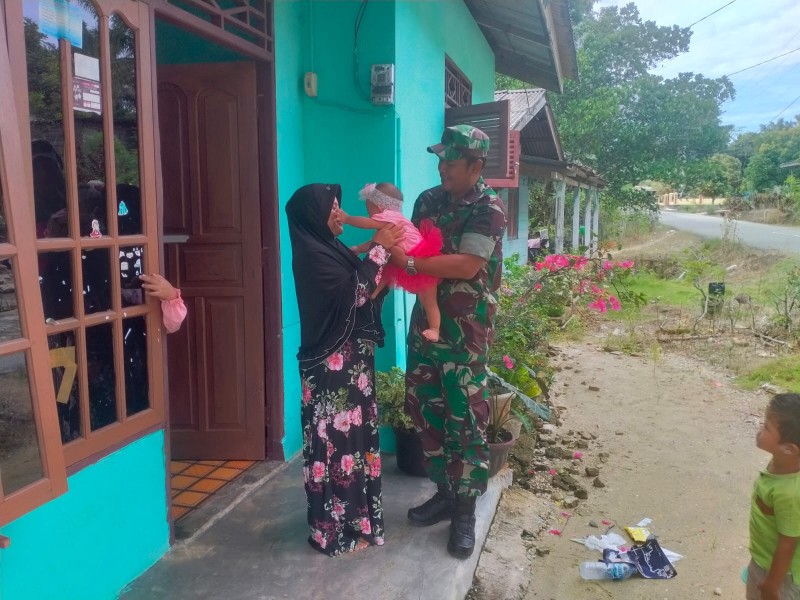 Babinsa Serma Edy S Laksanakan Pengecekan Anak Stunting di Kampung Tasik Seminai