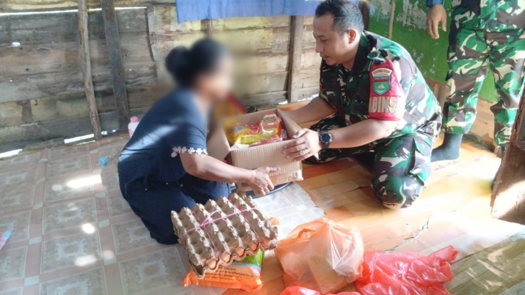 Jumat Berkah, Koramil 06/Kateman Bantu Warga Kurang Mampu