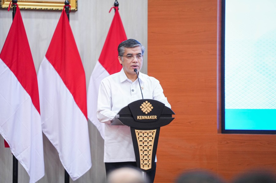 Menaker Tekankan Kesehatan Mental Jadi Bagian Penting Dalam SMK3