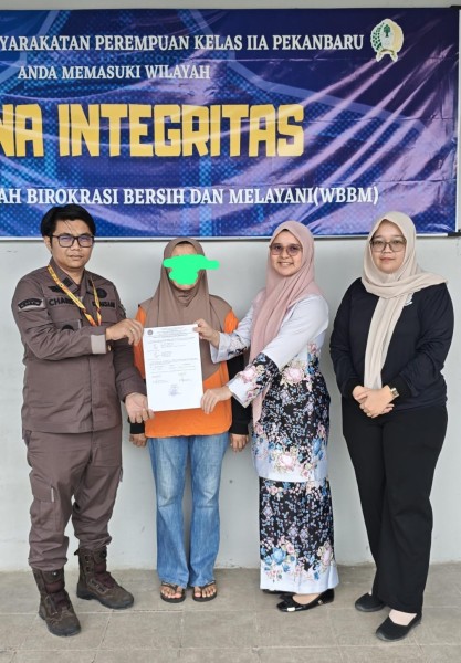 Kejari Pelalawan Eksekusi Terpidana Kasus Kelalaian Sunat Anak, ES Resmi Ditahan di Lapas Perempuan Pekanbaru