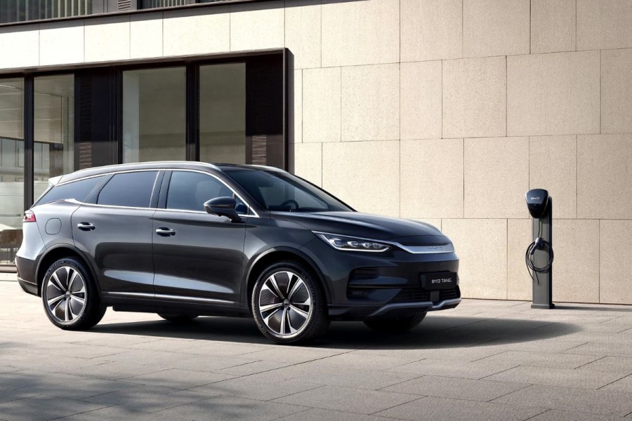 BYD Luncurkan SUV Tang L di Pasar Global dengan Nama Atto 8