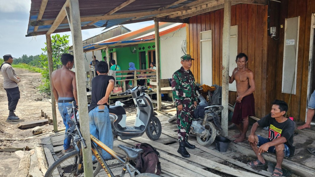 Komsos ke Warga Binaan, Babinsa Koramil 06/Kateman Ajak Bersama Sama Jaga Lingkungan dan Jauhi Narkoba