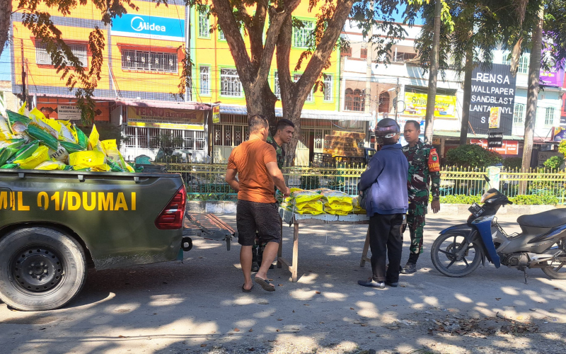 TNI Hadir untuk Rakyat, Kodim Dumai Gelar Gerakan Pangan Murah Bersama Bulog